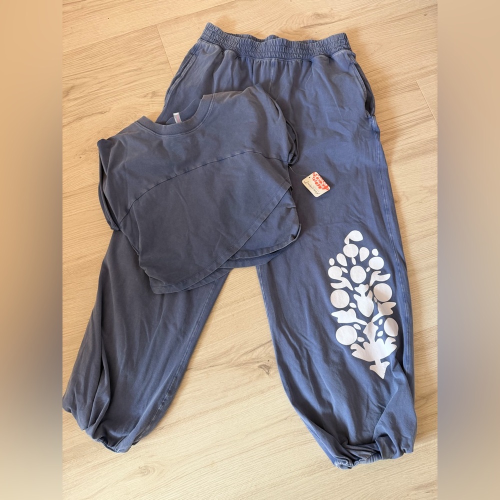 Free People Movement NEW! Hot Shot Logo Crossover Set in Blue Indigo - Picture 13 of 13